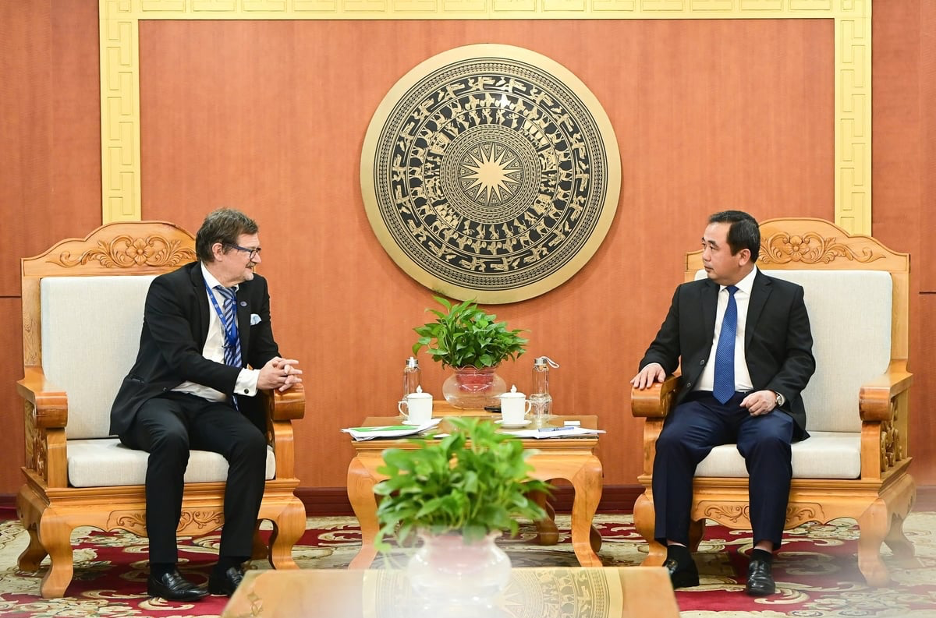 Acting Minister Tran Duc Thang meets with Finnish Ambassador 